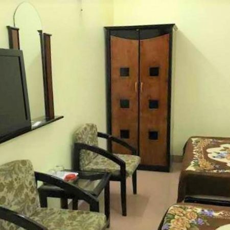 Cat Phu Hotel Буонметхуот Экстерьер фото