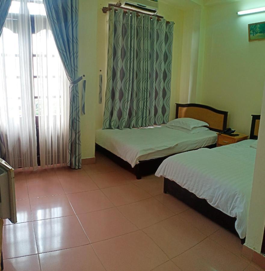 Cat Phu Hotel Буонметхуот Экстерьер фото