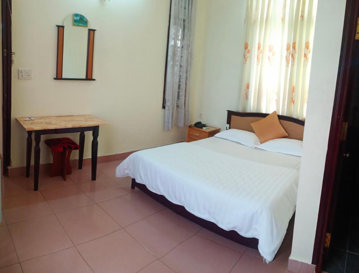 Cat Phu Hotel Буонметхуот Экстерьер фото