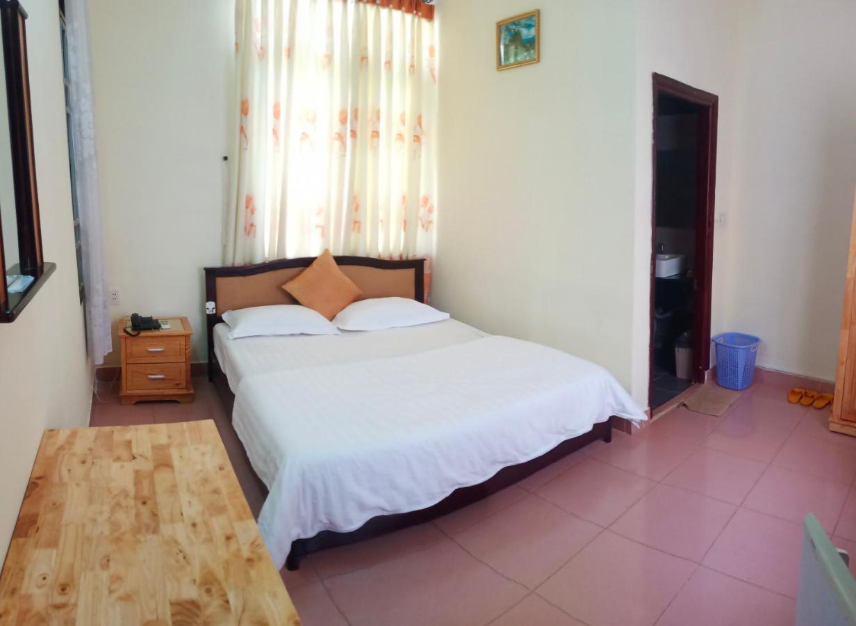 Cat Phu Hotel Буонметхуот Экстерьер фото