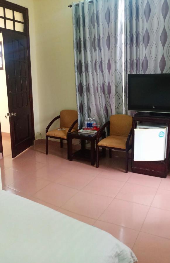 Cat Phu Hotel Буонметхуот Экстерьер фото