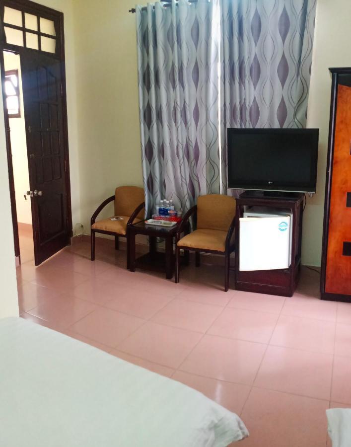 Cat Phu Hotel Буонметхуот Экстерьер фото